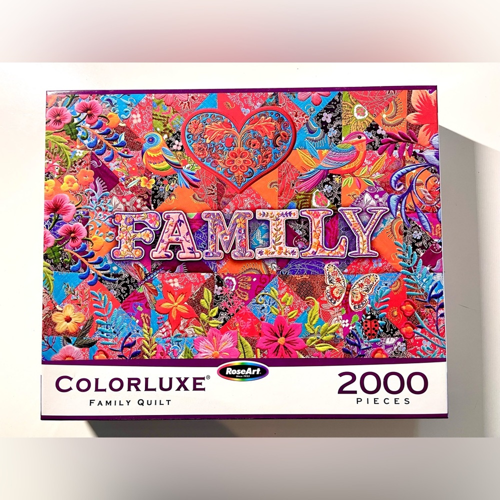 RoseArt ColorLuxe - 2000 Piece Puzzle - Family Quilt
